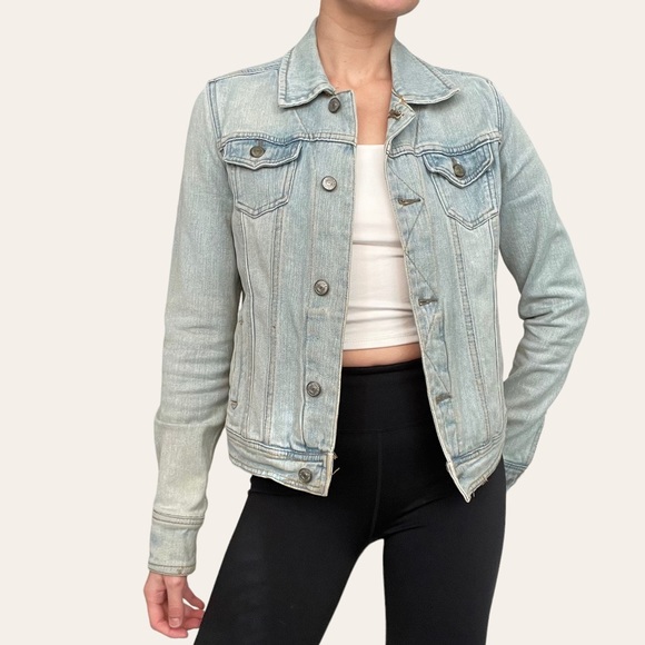 Steve & Barry’s Denim Light Wash Jacket 💕 - Picture 1 of 4